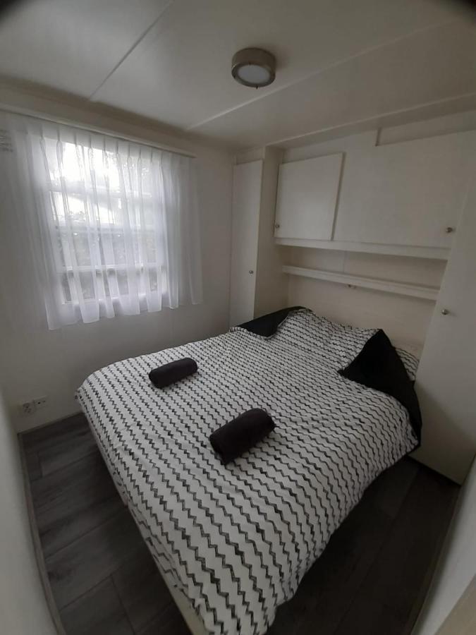 Bospareltjes Luxe Chalets Alleen Voor Recreatie 오이스터위지크 외부 사진